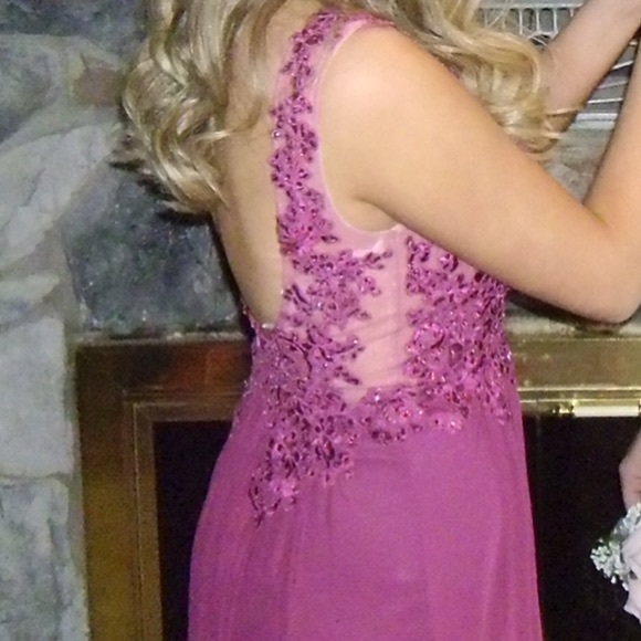 SHERRI HILL - Picture 6 of 7