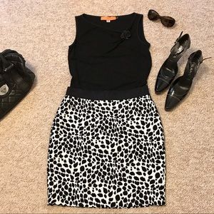 NWT* Ann Taylor Black & White Pencil Skirt -Size 4