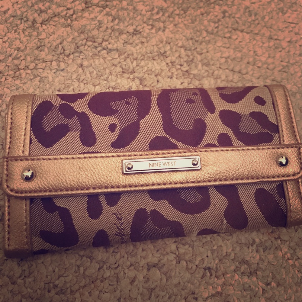Nine West wallet