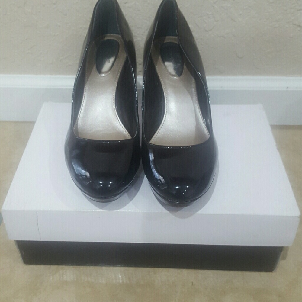 Alfani Black Pumps