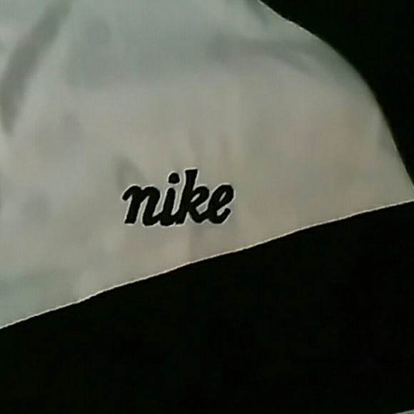 Nike jacket - Picture 2 of 2