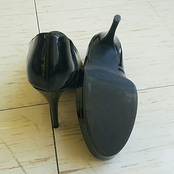 Black heels - Picture 3 of 5