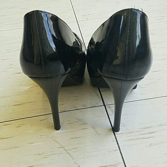 Black heels - Picture 4 of 5