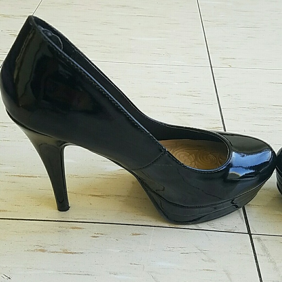 Black heels - Picture 5 of 5