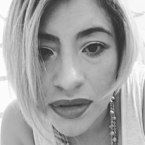 Meet your Posher, Adriana