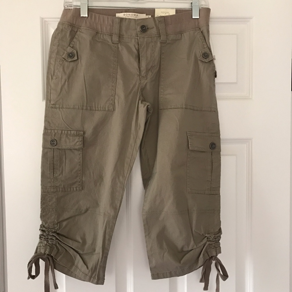 Khaki cargo capris