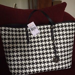 MK tote