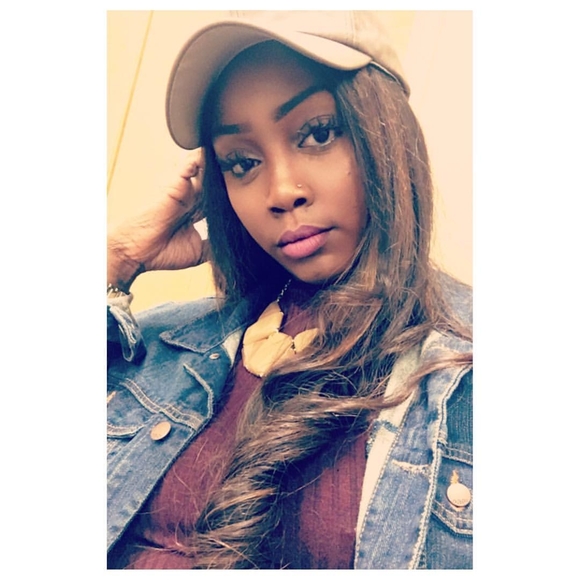 Meet your Posher, Linneishiaa - Picture 1 of 7