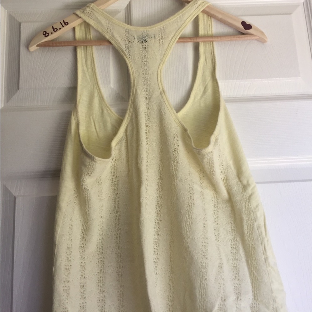 ⭐️⭐️ Yellow Razorback Tank - Picture 2 of 4
