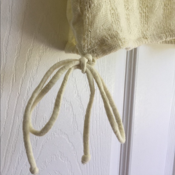 ⭐️⭐️ Yellow Razorback Tank - Picture 4 of 4