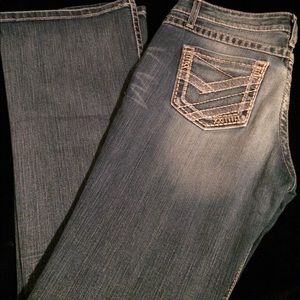 BKE 'Sabrina' Bootcut jeans 31 x 33-1/2 EUC