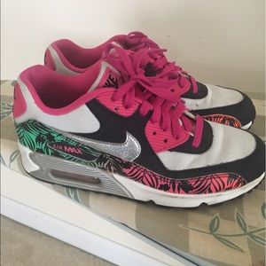 Girls Nike Air Max size 6.5Y