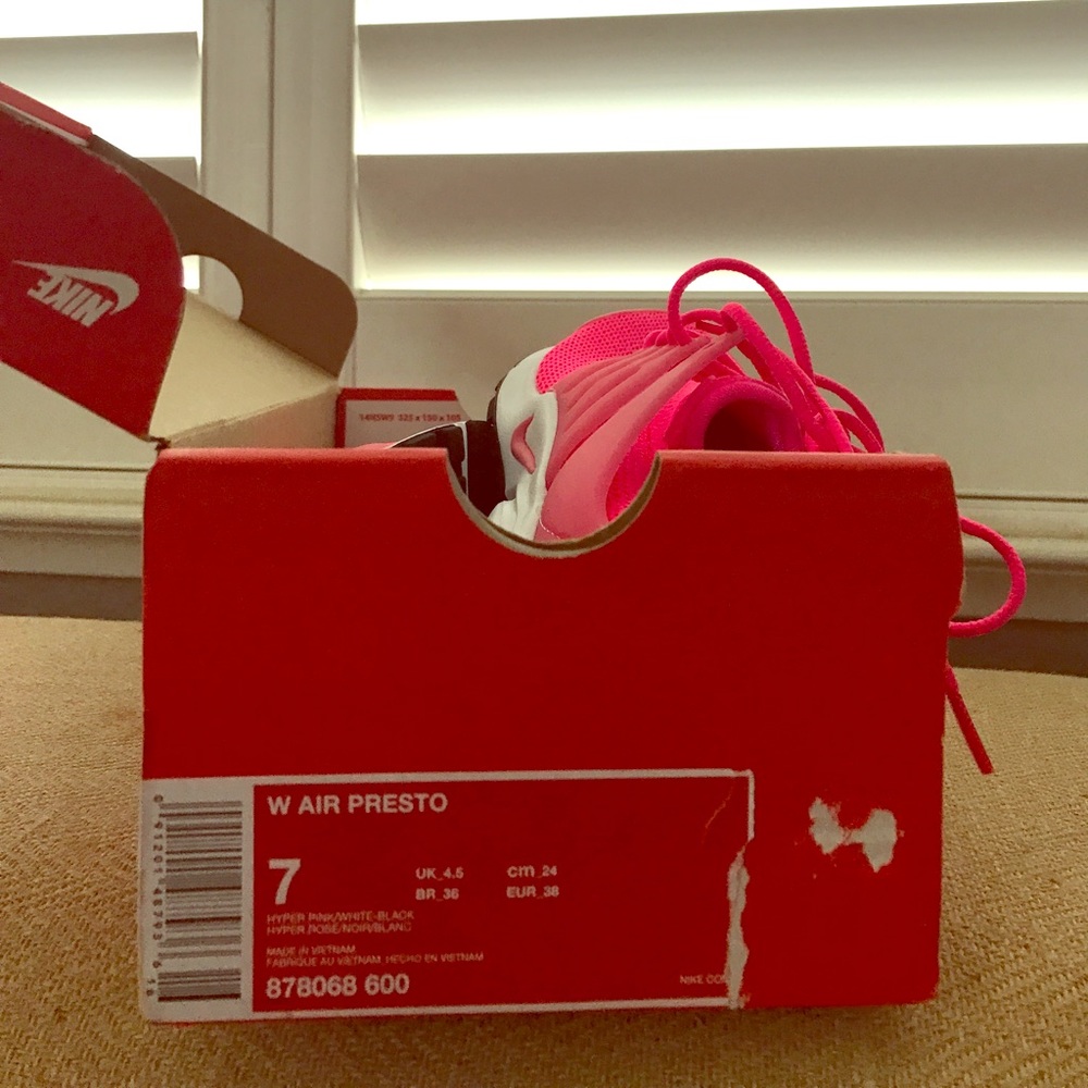 Nike women's air presto neon pink