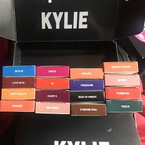 💄Kylie LipKit MIXED COLOR💄