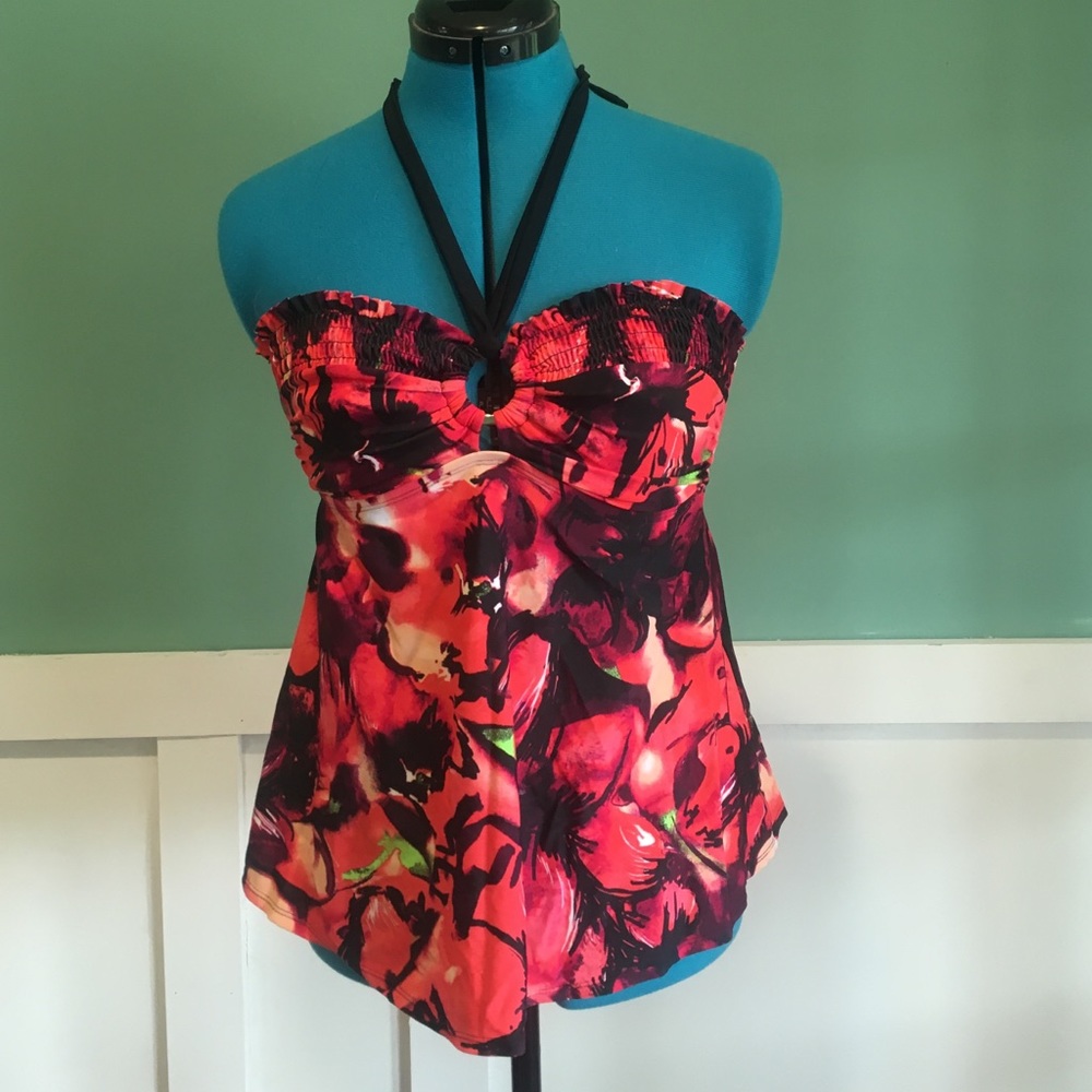 Liz Lange maternity swim top