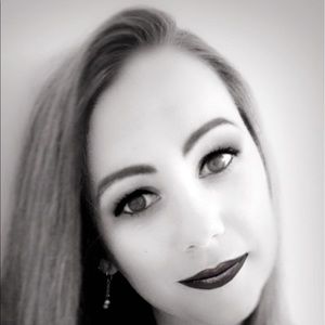 Meet your Posher, Erika