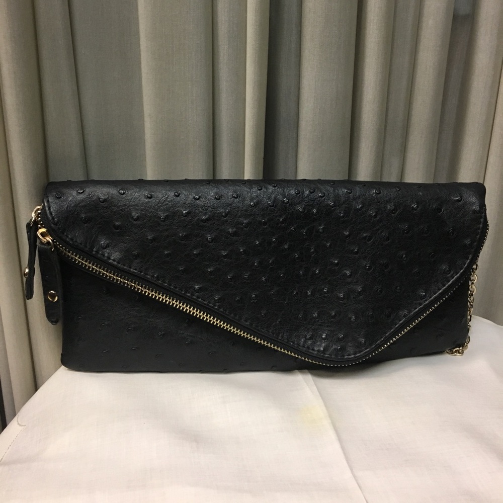 Black clutch