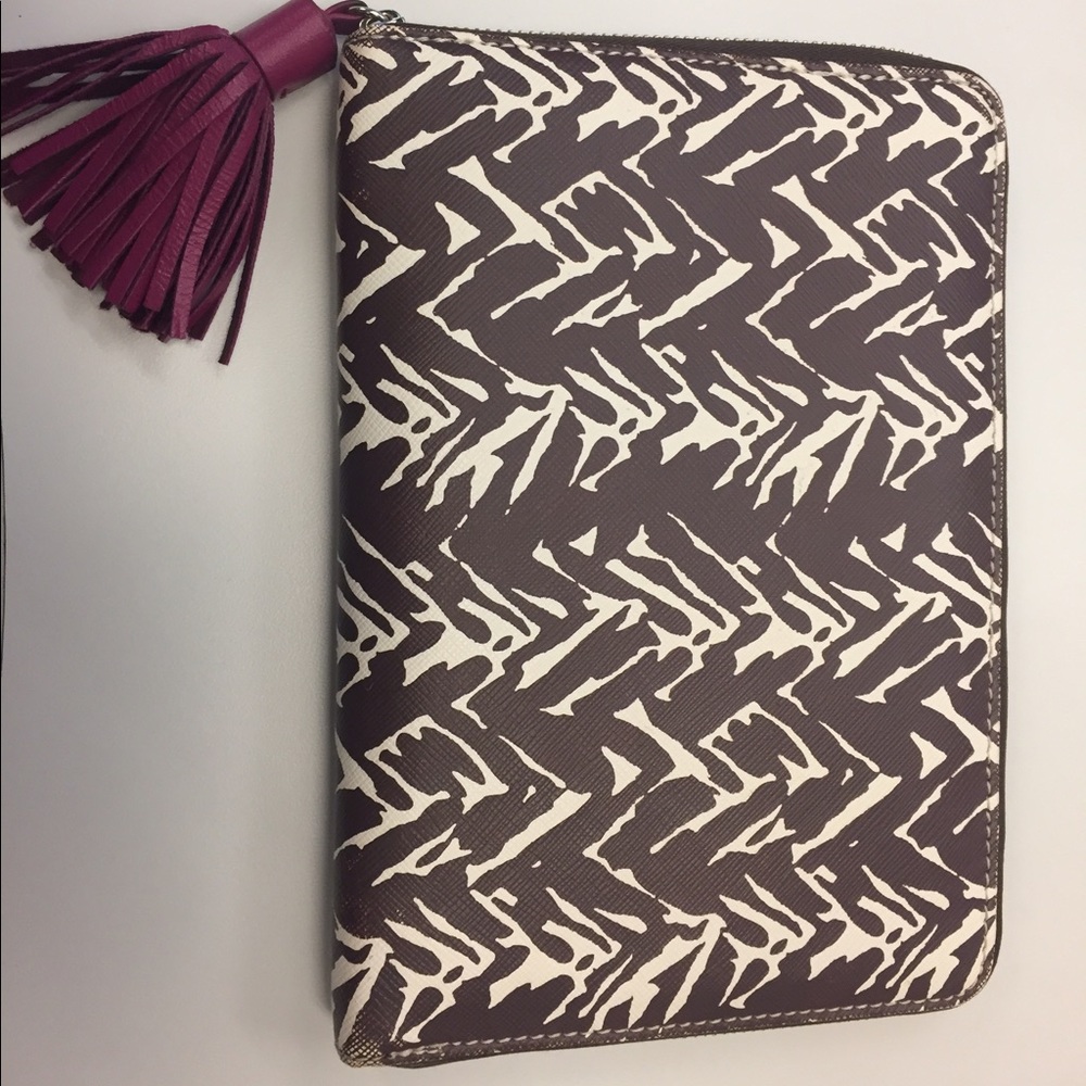 Diane von Furstenberg "travel" wallet