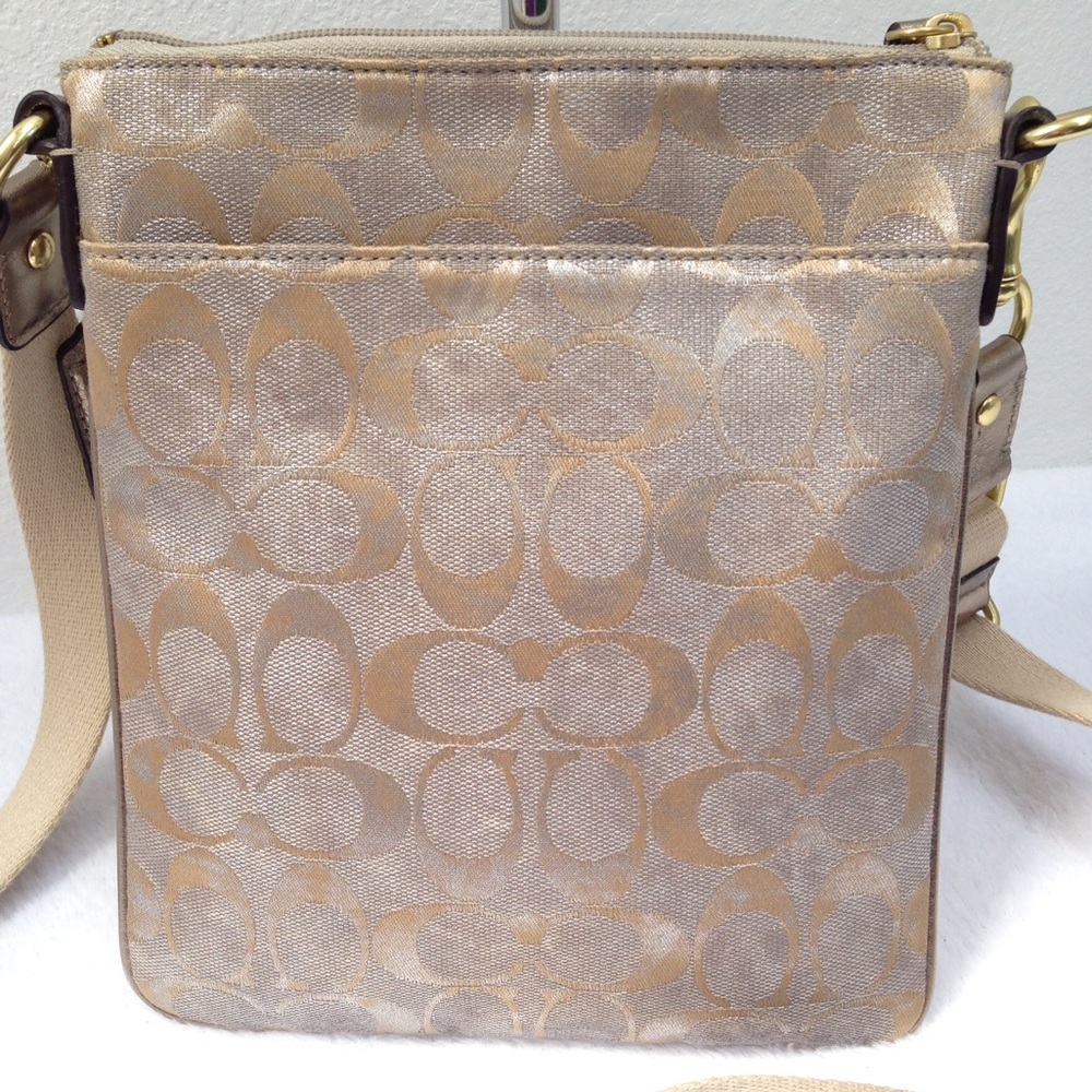 SOLD ~ Rare Coach Julia Patina Sign Golden swingpack EUC - Picture 2 of 8
