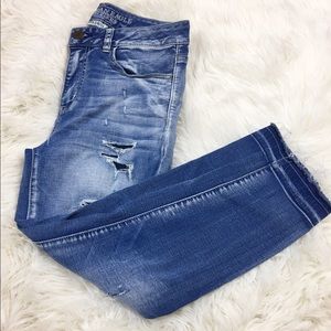 Medium Wash Distressed Cropped Jegging