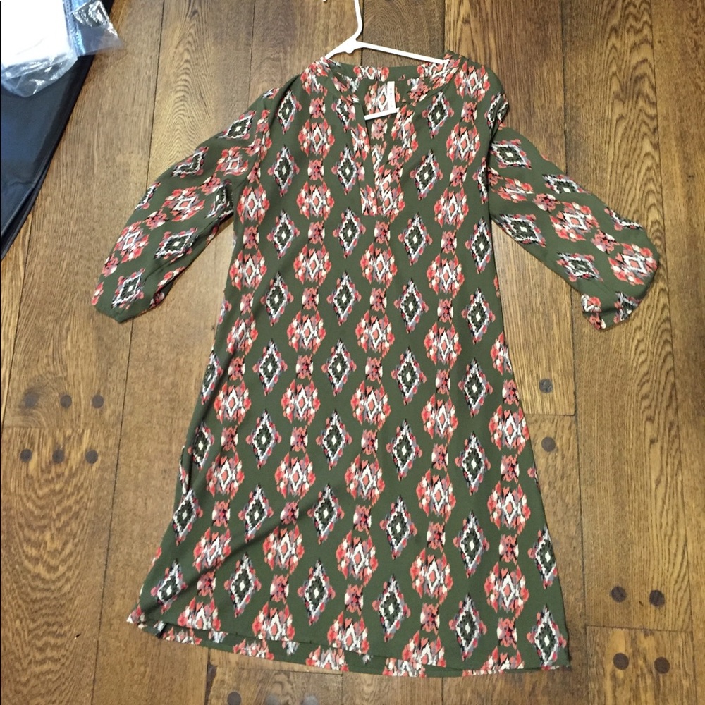 Long sleeve shift dress