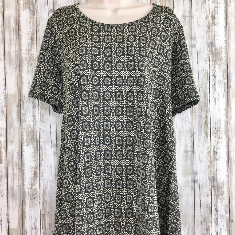 LuLaRoe Perfect T