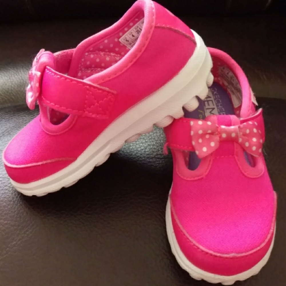 Sketchers Hot Pink