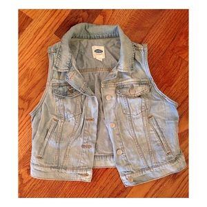 OLD NAVY ☀️ Denim Vest. Size Medium. Never worn!