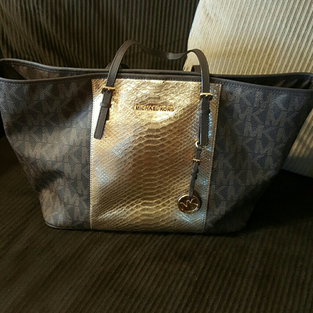 Micheal kors handbag some wear