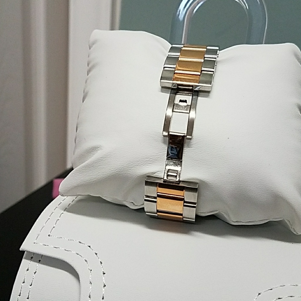 Watch - Picture 3 of 3