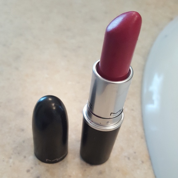 Authentic MAC lipstick Girl Around Town - Picture 2 of 3