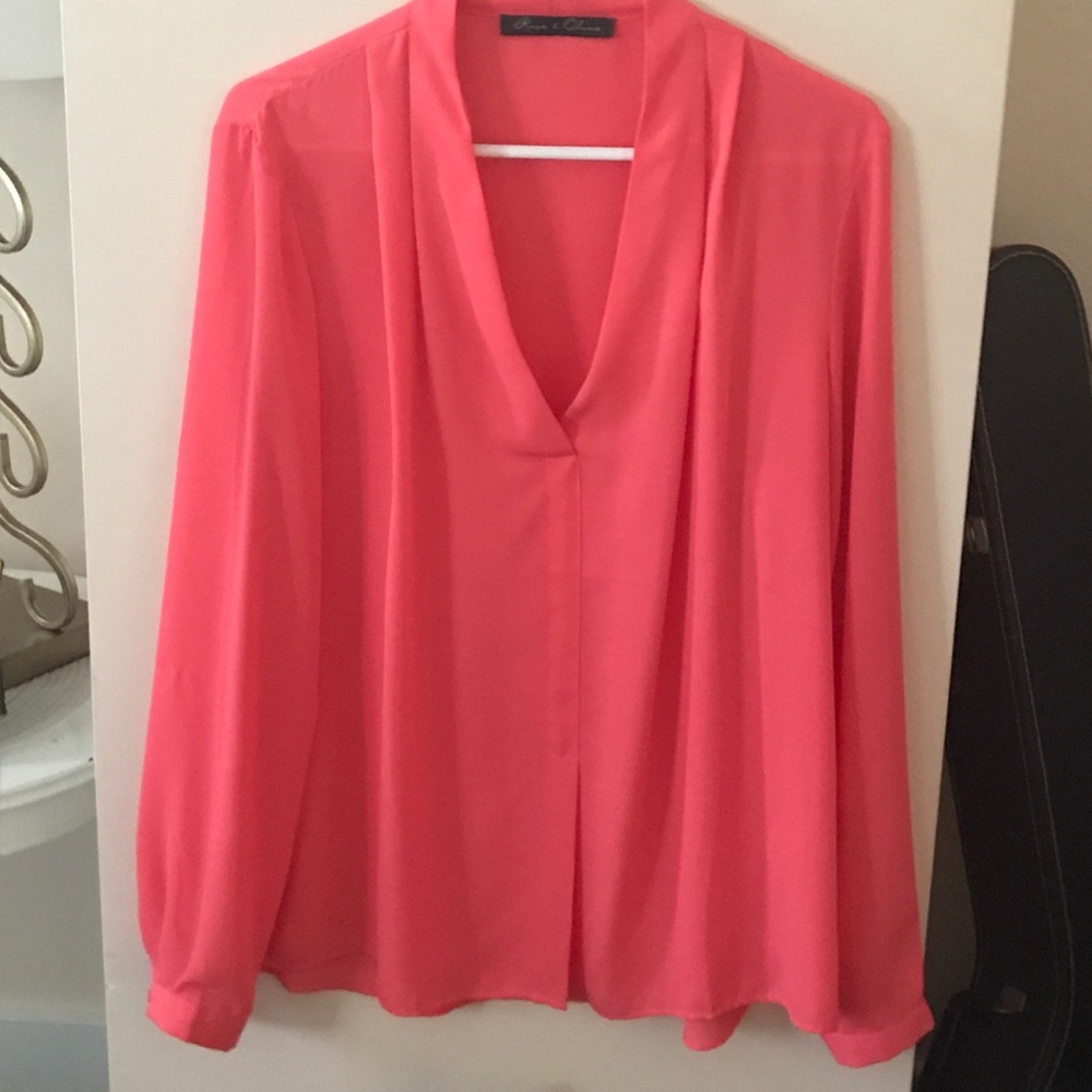 Shirt New without tags!!🌷