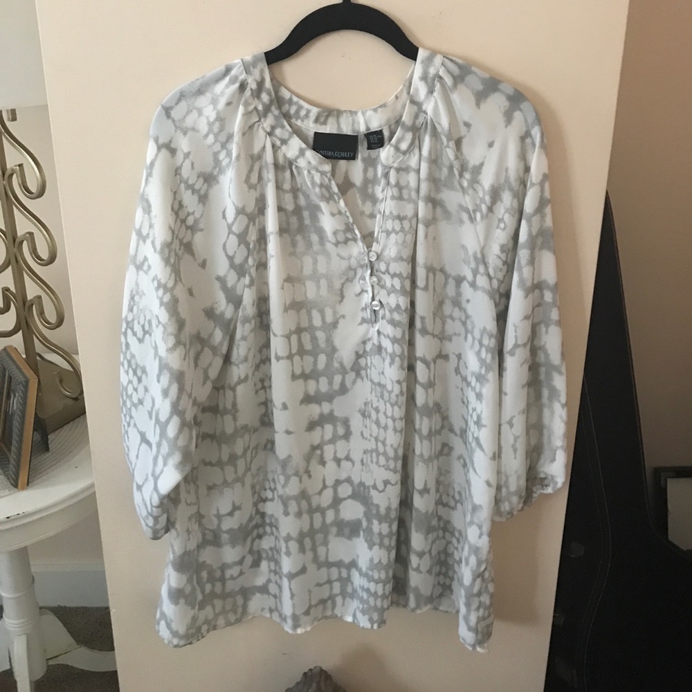 Blouse - Picture 2 of 3