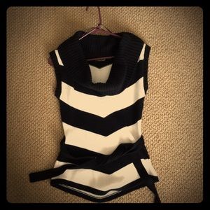 Guess Jeans Black and White top!