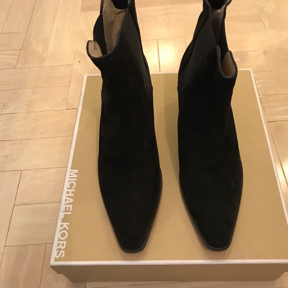 Michael Kors black suede ankle boot size 8M