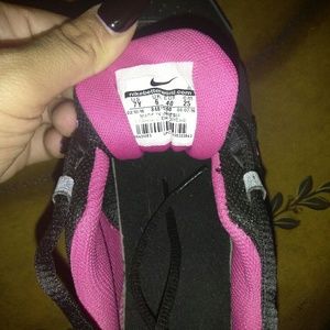 Black & pink nike shox