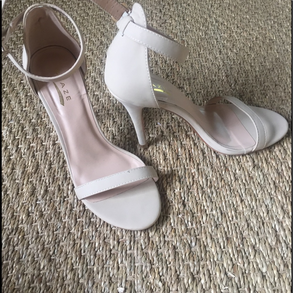 Cream colored stilettos, Like New