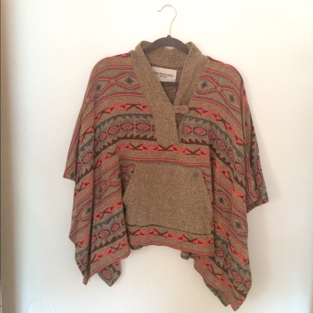 💋 Obey Poncho