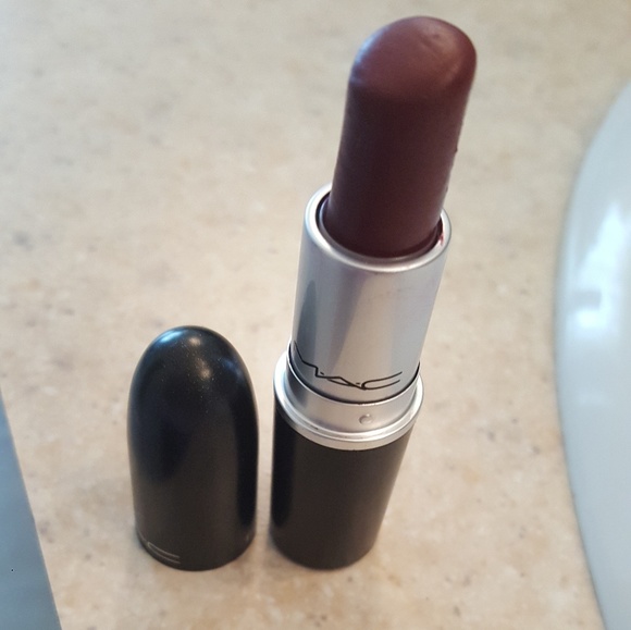 Authentic MAC lipstick Diva - Picture 2 of 4