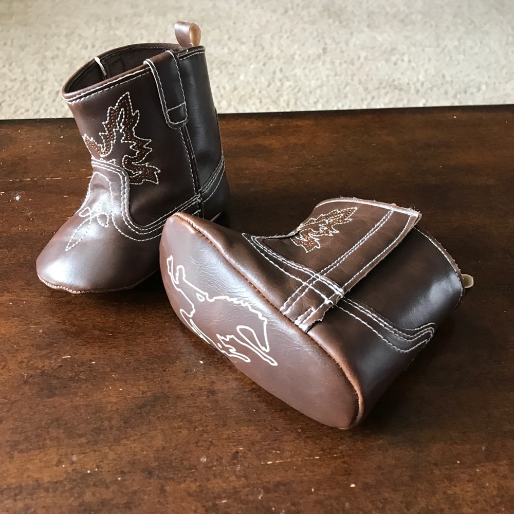 Cowboy/cowgirl boots
