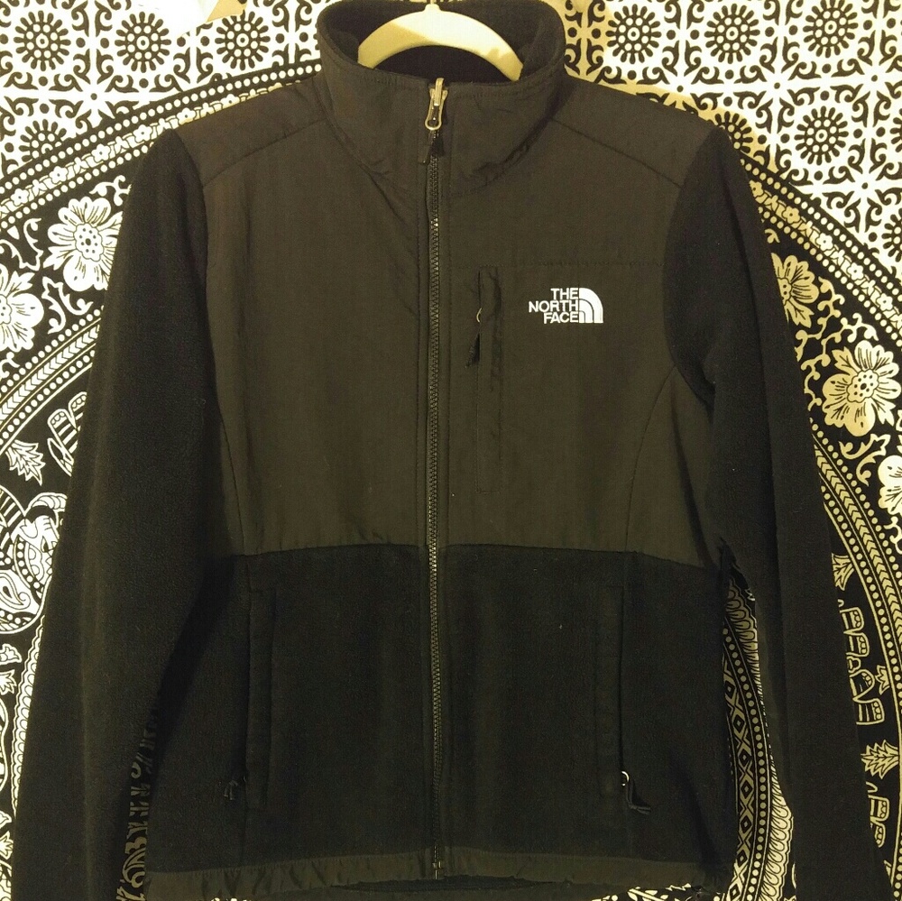 SOLD | The North Face - Denali Fleece