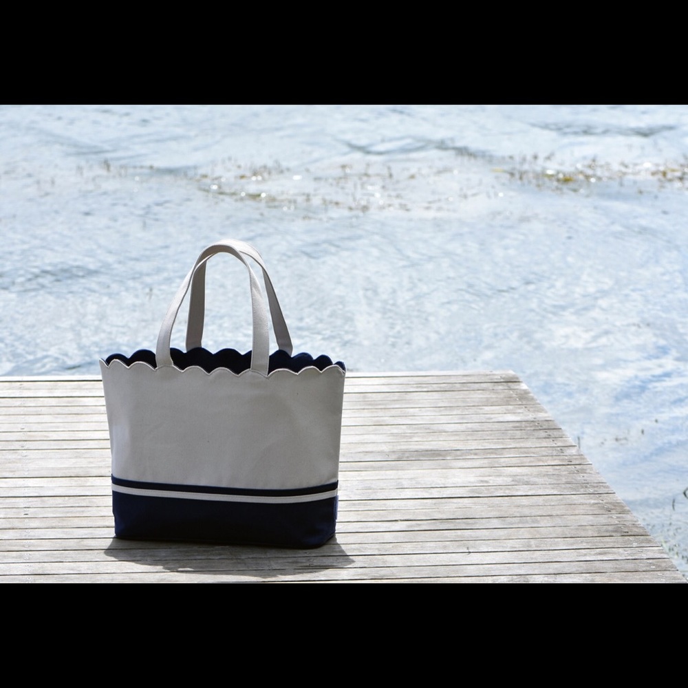 Canvas tote bag with water-proof zippered pocket