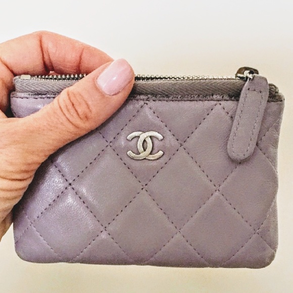 CHANEL Handbags - Chanel pouch in lambskin leather