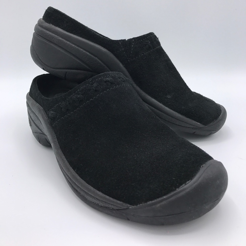 Keen Black Suede slip On mules Size 5 CUTE! BIN 9