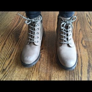 Steve Madden light brown boots size 9.5