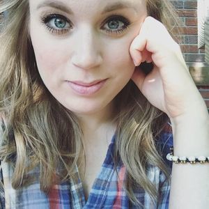 Meet your Posher, Emilie