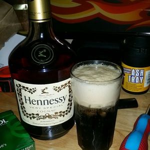 Meet your Posher, Dev