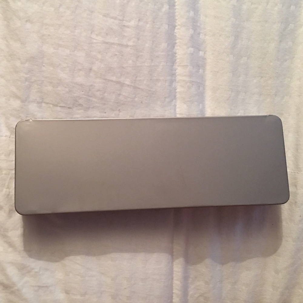 Off brand Urban Decay Naked palette. Never used.