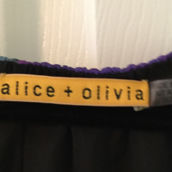 Beautiful and unique dress for wedding season - Picture 2 of 2