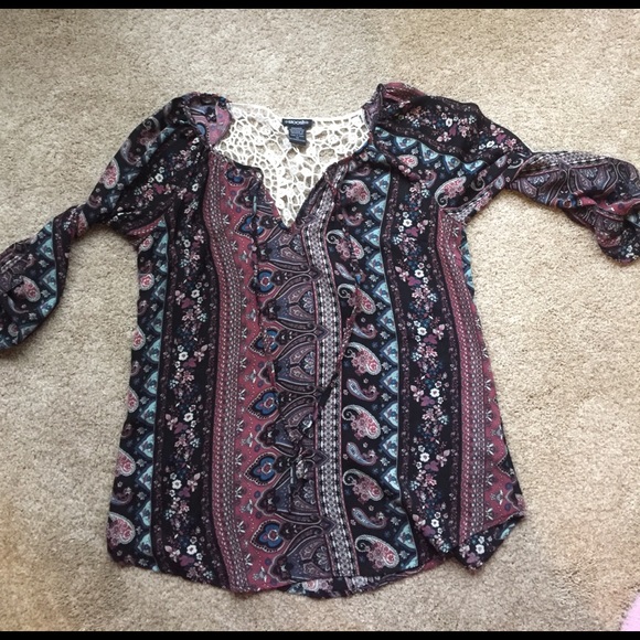 Cute bohemian blouse. - Picture 2 of 3